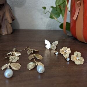 Old Navy Gold Leaf and Butterfly Earring Set